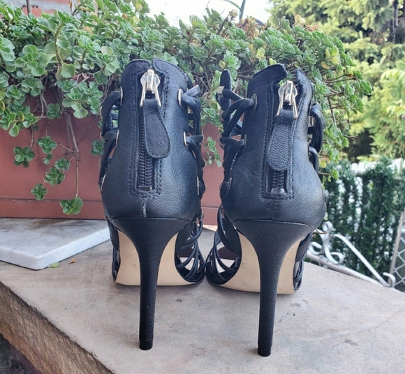 GUESS Stilettos - Picture 2 of 4